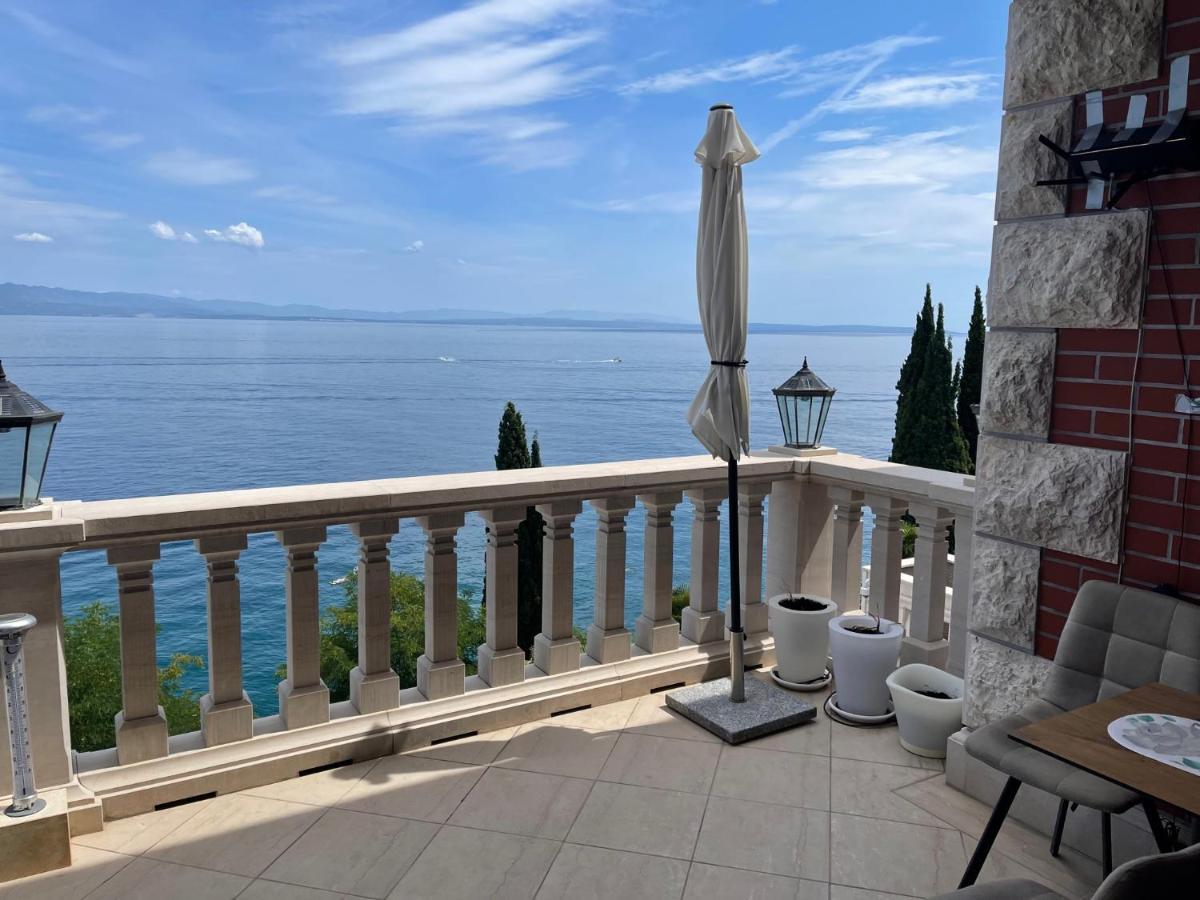 Villa Isabella - Luxury With Style Right Next To The Beach, Private Pool And Sea View Opatija Exteriér fotografie