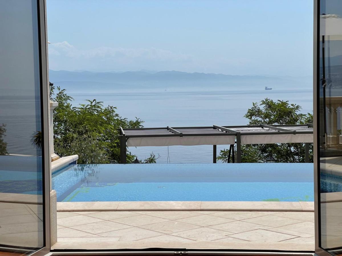 Villa Isabella - Luxury With Style Right Next To The Beach, Private Pool And Sea View Opatija Exteriér fotografie